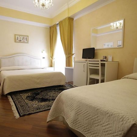 Hotel Vienna Ostenda E Ristorante Il Danubio Rimini Kültér fotó