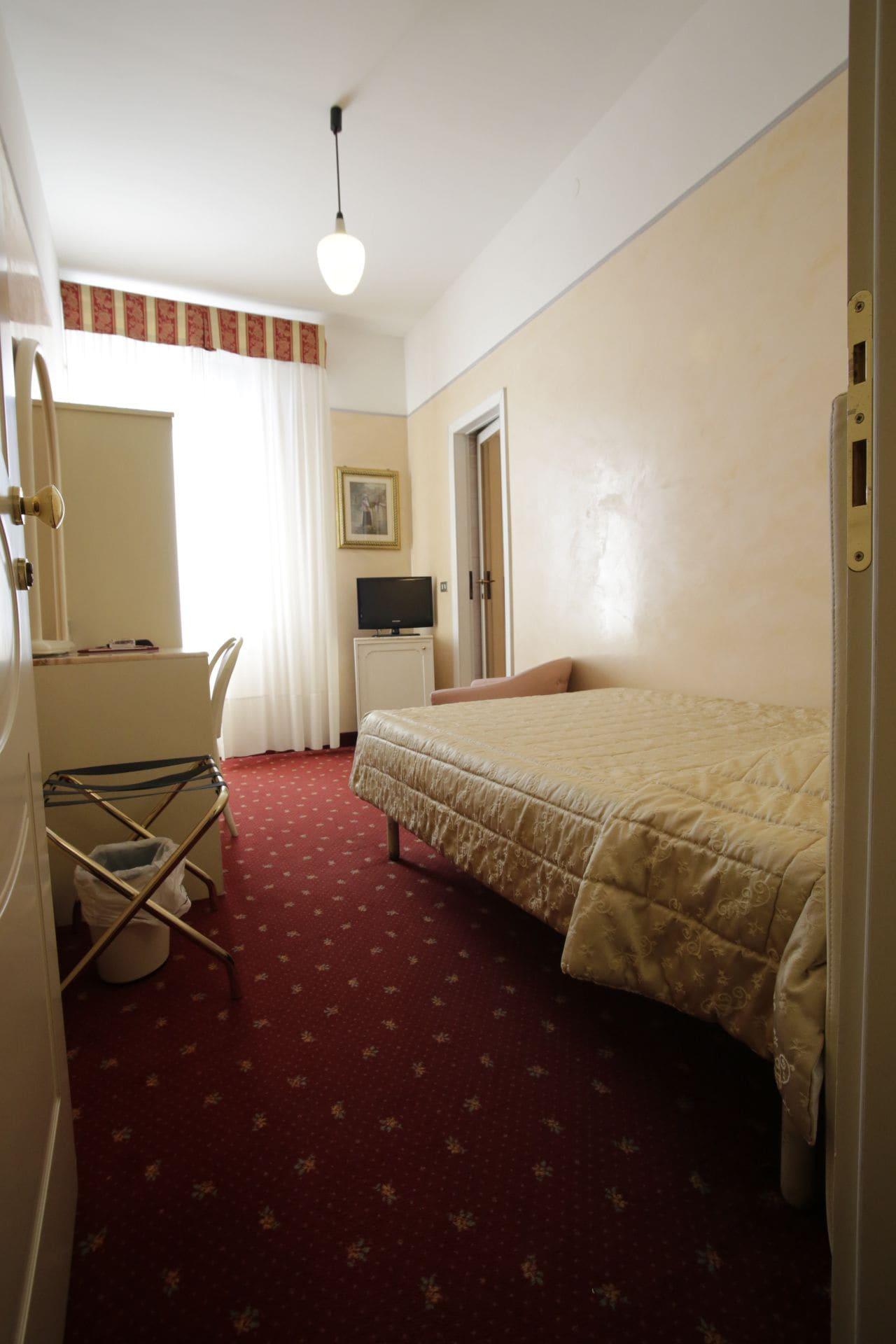 Hotel Vienna Ostenda E Ristorante Il Danubio Rimini Kültér fotó