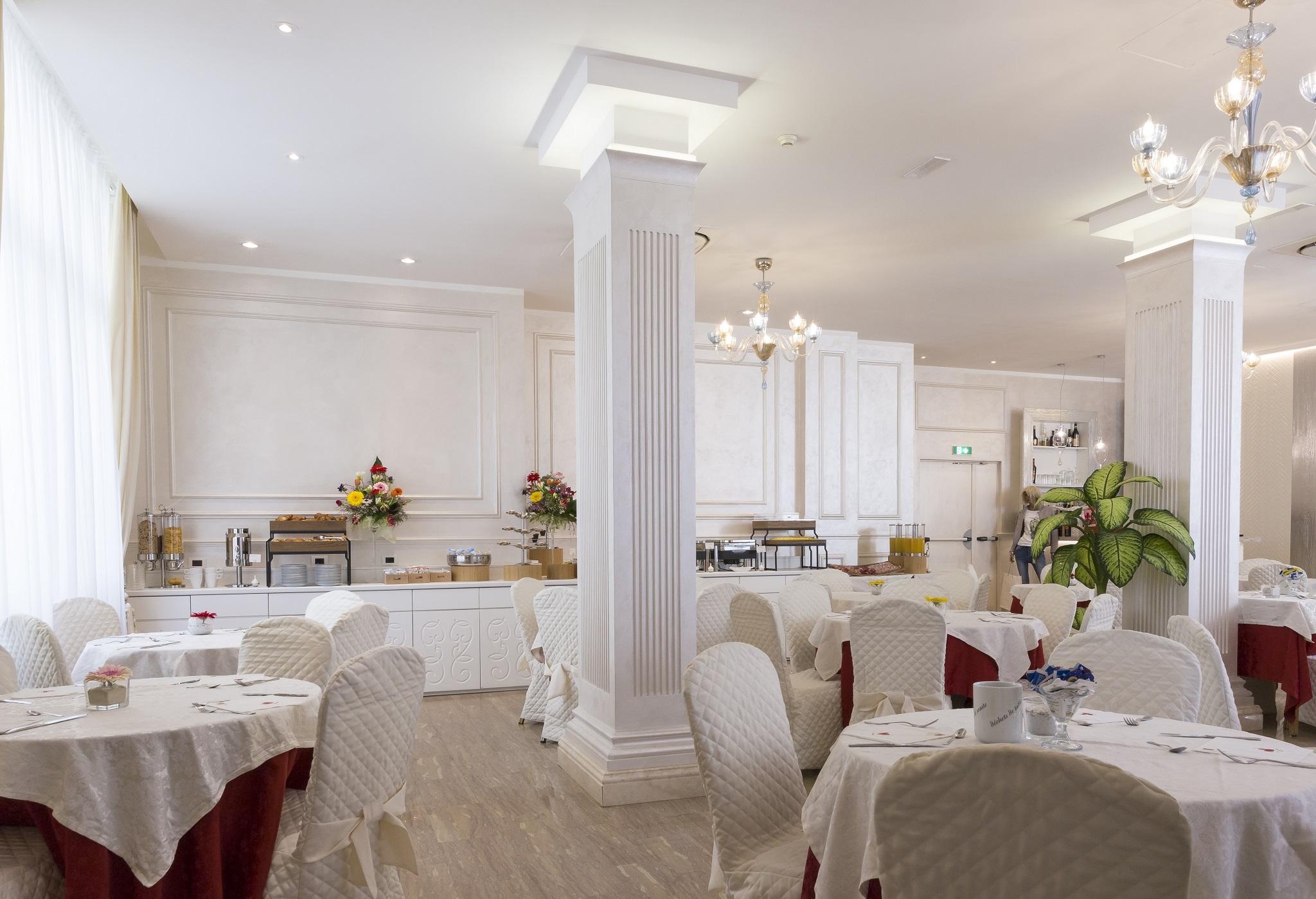 Hotel Vienna Ostenda E Ristorante Il Danubio Rimini Kültér fotó