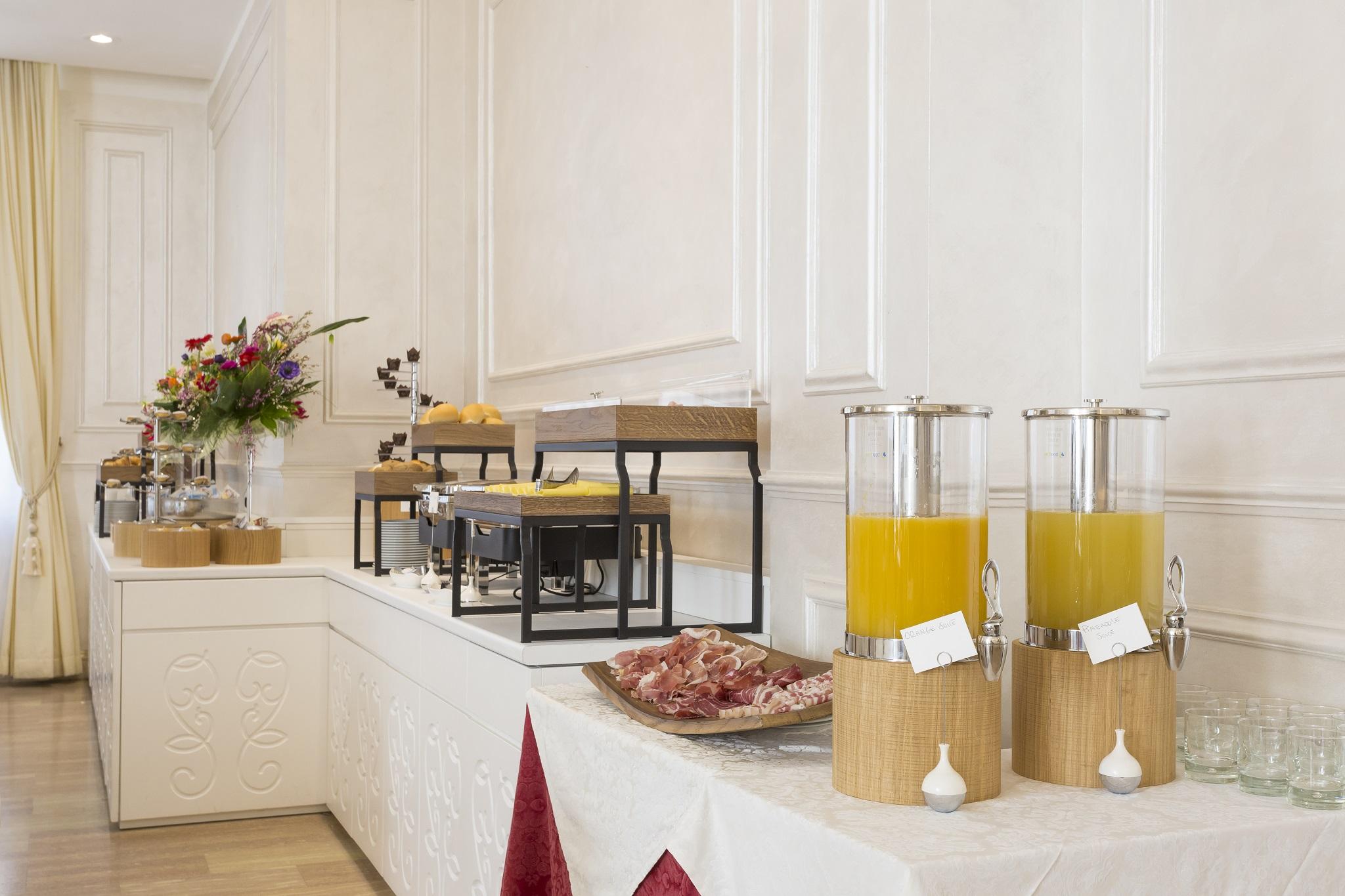 Hotel Vienna Ostenda E Ristorante Il Danubio Rimini Kültér fotó