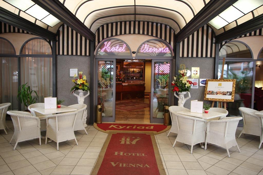 Hotel Vienna Ostenda E Ristorante Il Danubio Rimini Kültér fotó