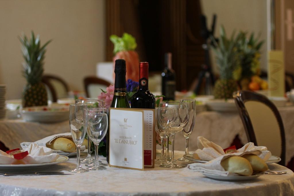Hotel Vienna Ostenda E Ristorante Il Danubio Rimini Kültér fotó