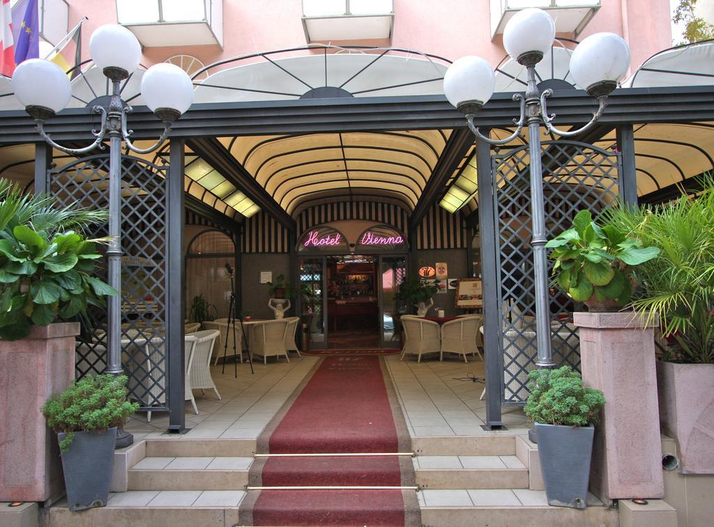 Hotel Vienna Ostenda E Ristorante Il Danubio Rimini Kültér fotó