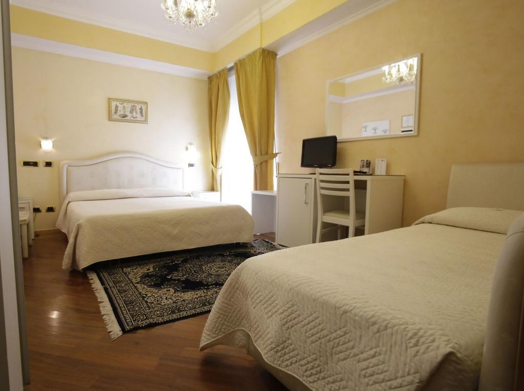 Hotel Vienna Ostenda E Ristorante Il Danubio Rimini Kültér fotó
