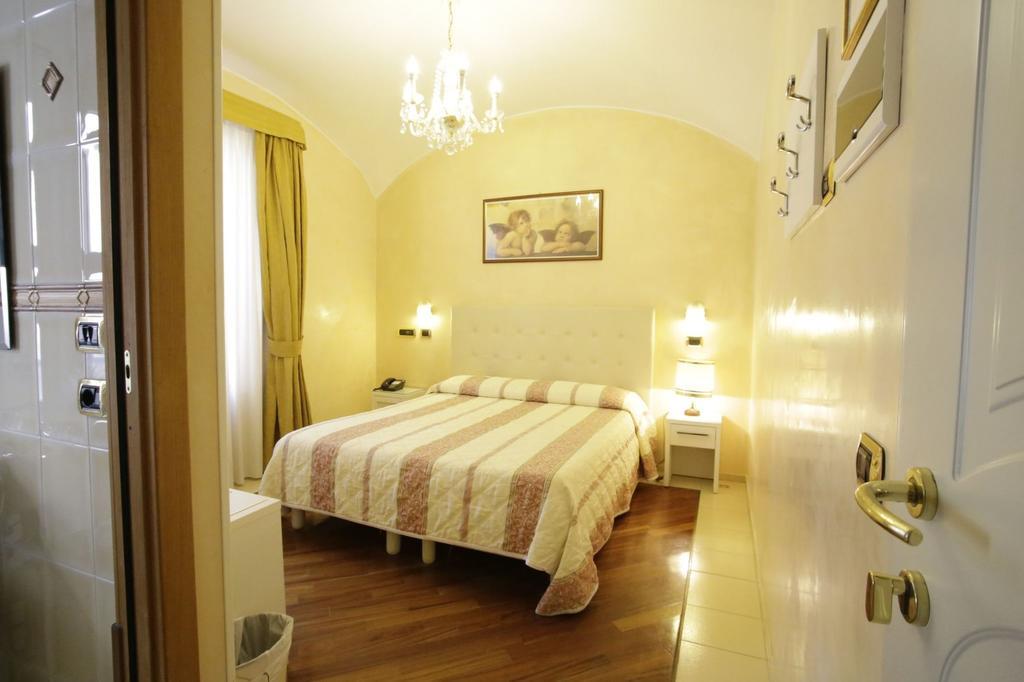 Hotel Vienna Ostenda E Ristorante Il Danubio Rimini Kültér fotó