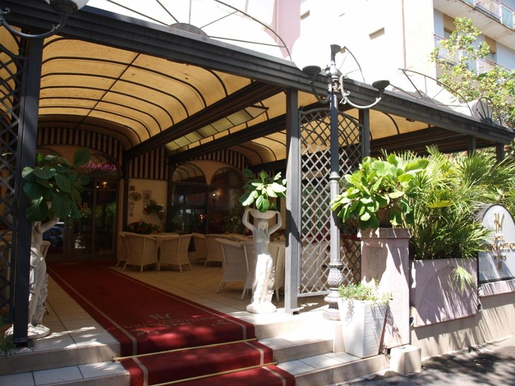 Hotel Vienna Ostenda E Ristorante Il Danubio Rimini Kültér fotó